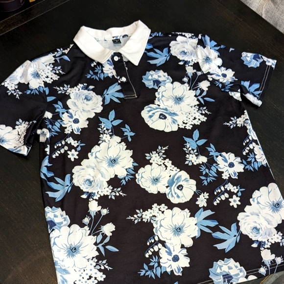 Beautiful floral polo - Picture 1 of 1